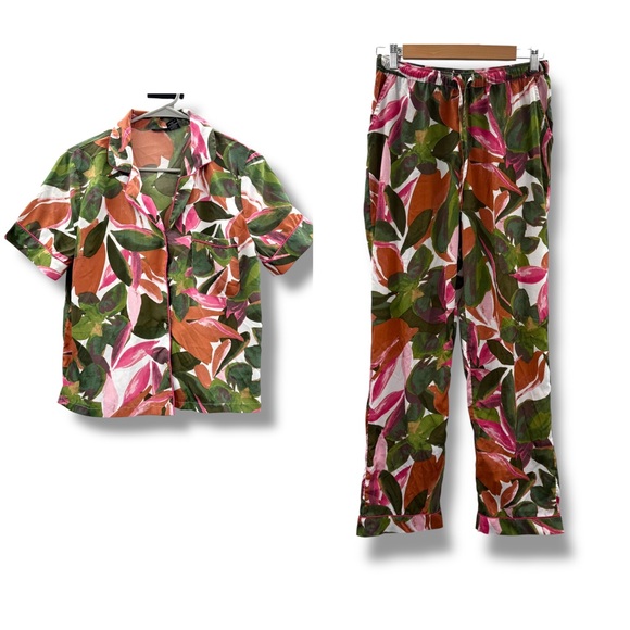 Tahari Pajama Set Women’s Size Small Leaf Print Button Shirt Pants Lounge - Picture 1 of 13